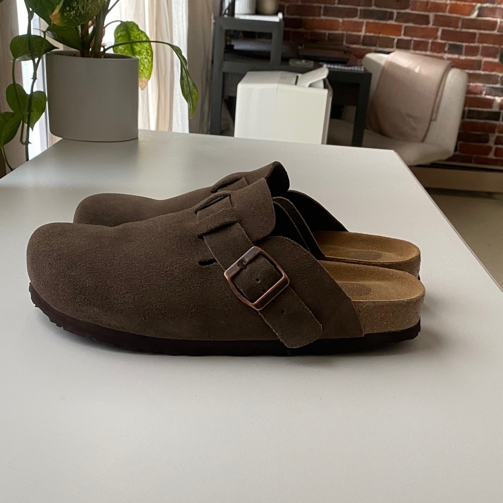 Women’s Cushionaire Brown Suede Slip-On Shoes NWOT